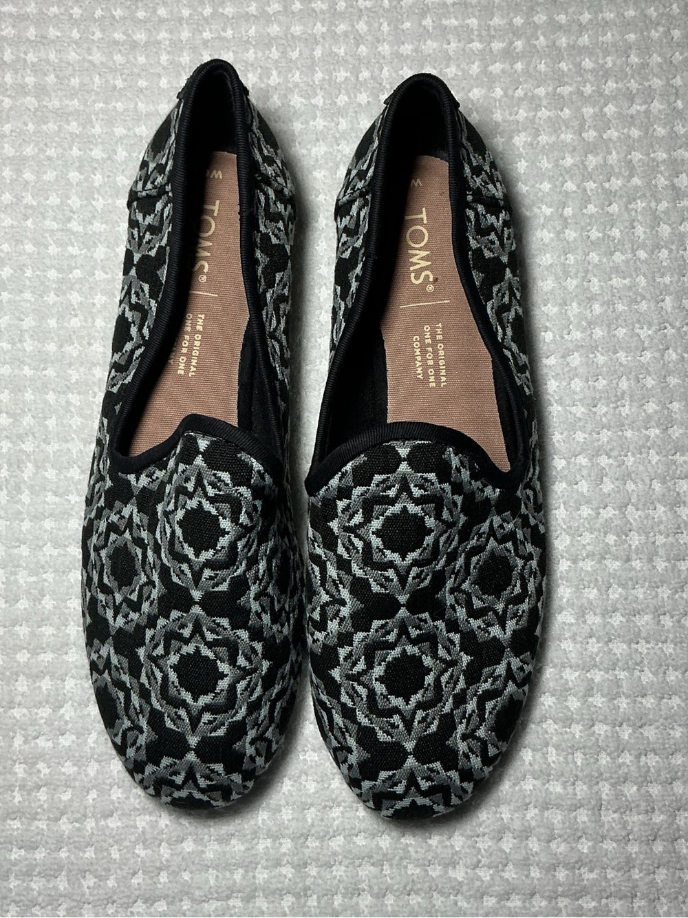 Toms Black and Gray Geometric Slip-On Flats